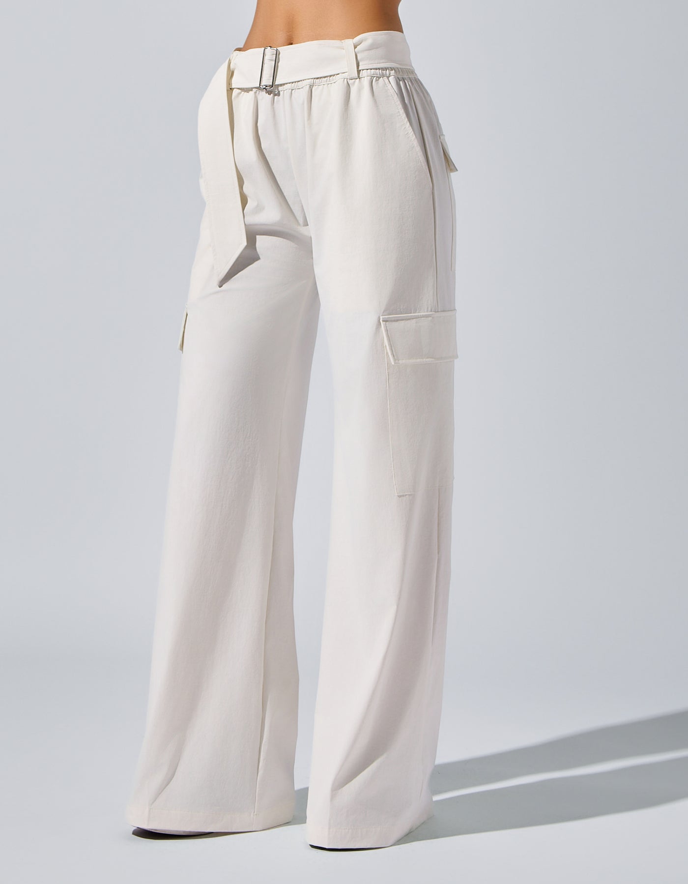 Ava Pant [White]